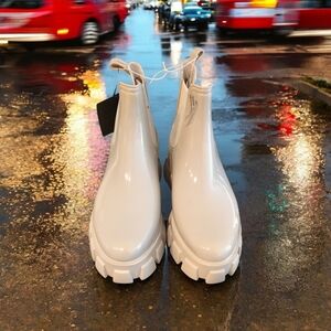 Women’s  Forever 21 - Nude Faux Patent Leather Rain Boots size 9   Without Box